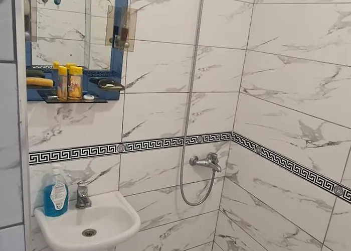 Economy 1 * 티라나